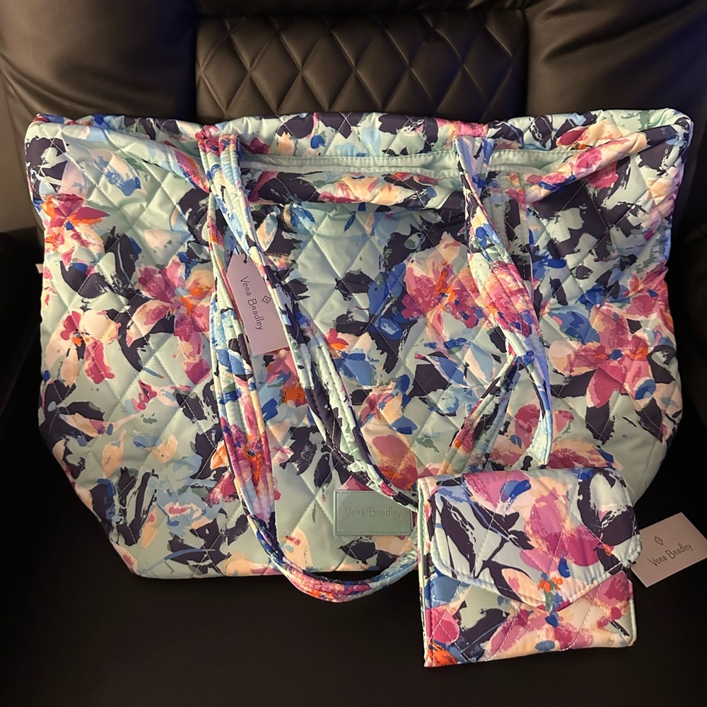 🩵🩷 Vera Tote and Wallet 🩵🩷